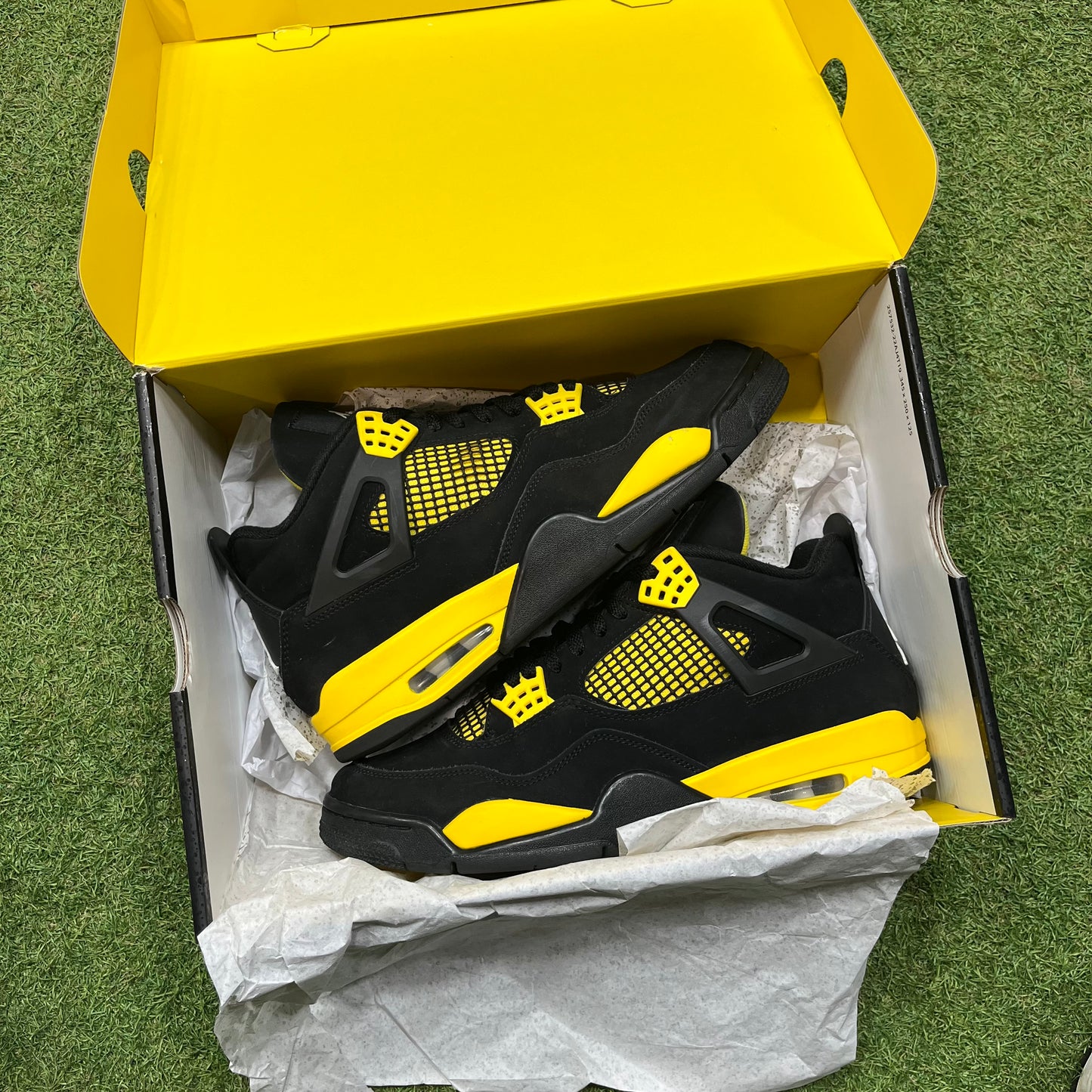 Air Jordan 4 Thunder - Recondicionado