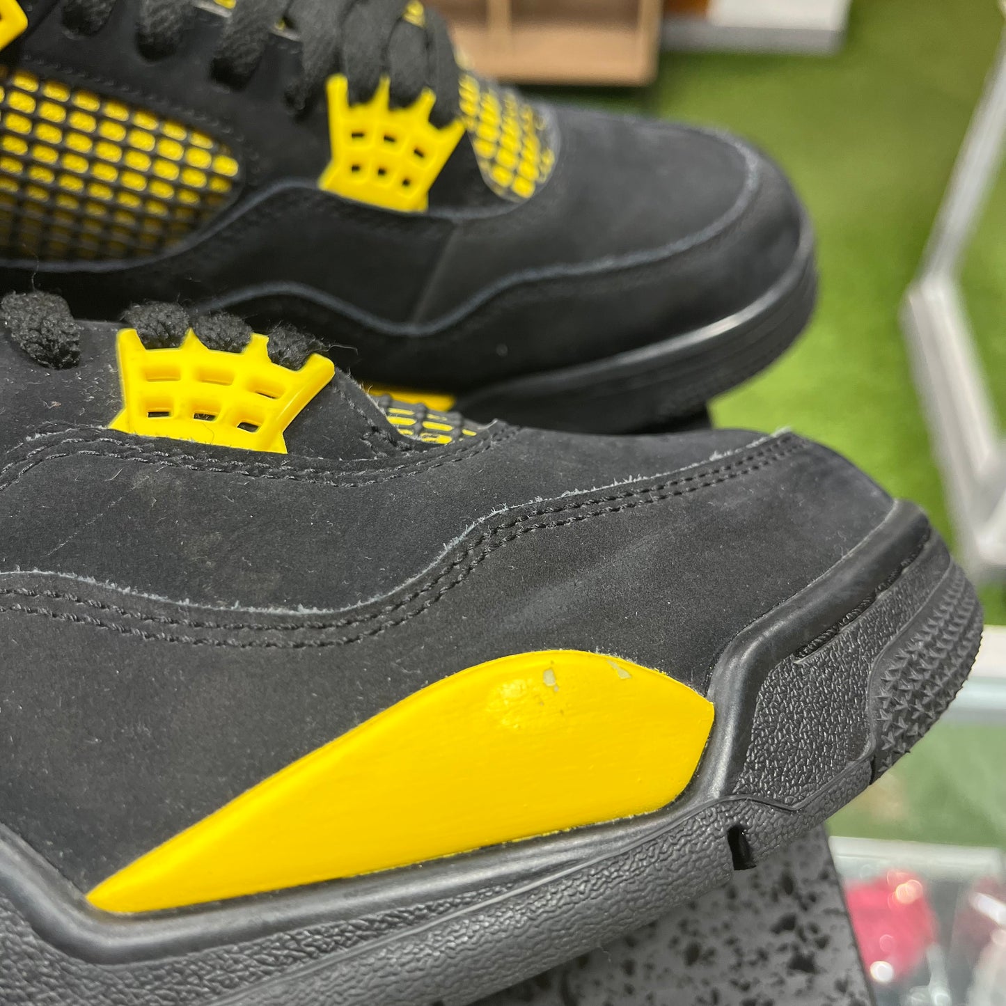 Air Jordan 4 Thunder - Recondicionado