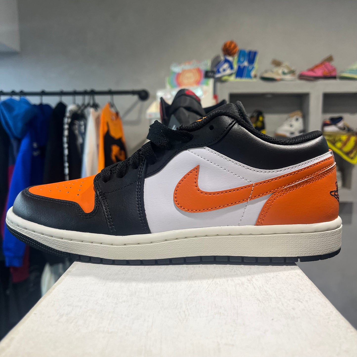 Jordan 1 low Shattered backboard alternate