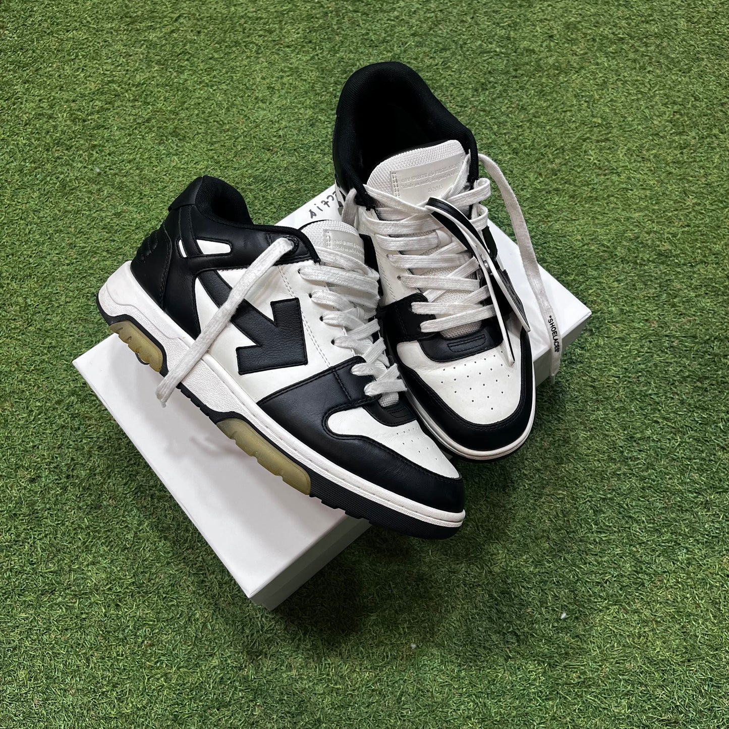 OFF-WHITE Out Of Office “PANDA” - Recondicionado