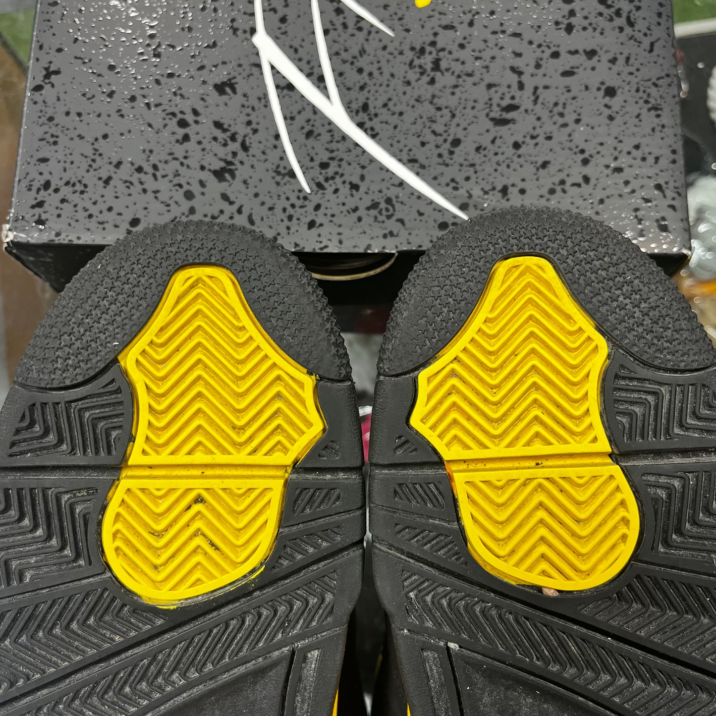 Air Jordan 4 Thunder - Recondicionado