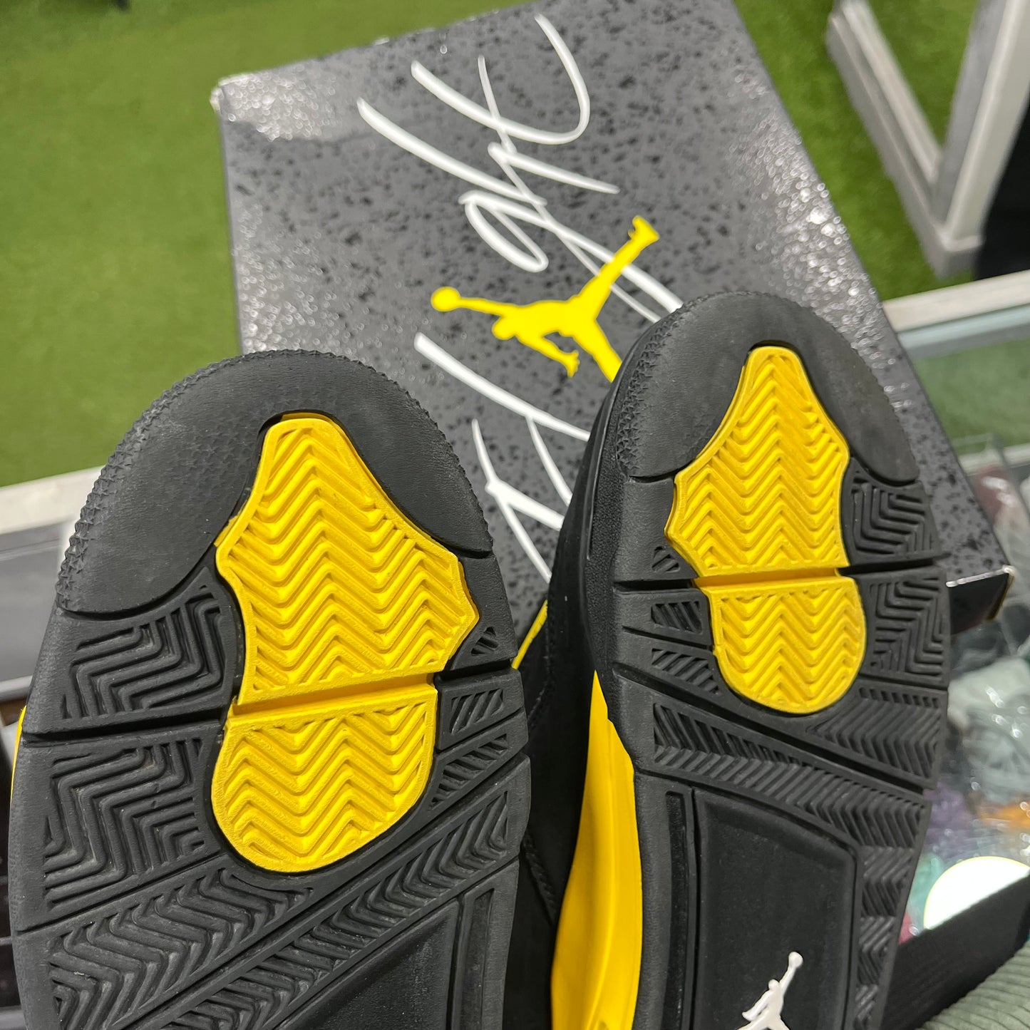 Air Jordan 4 Thunder - Recondicionado