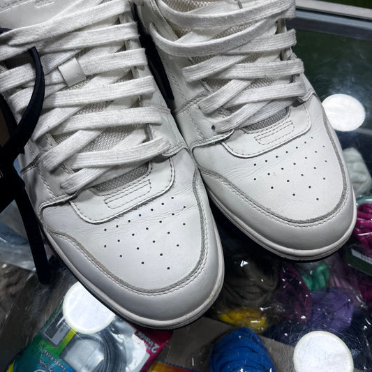 Off-White Out of Office Black / White - Recondicionado